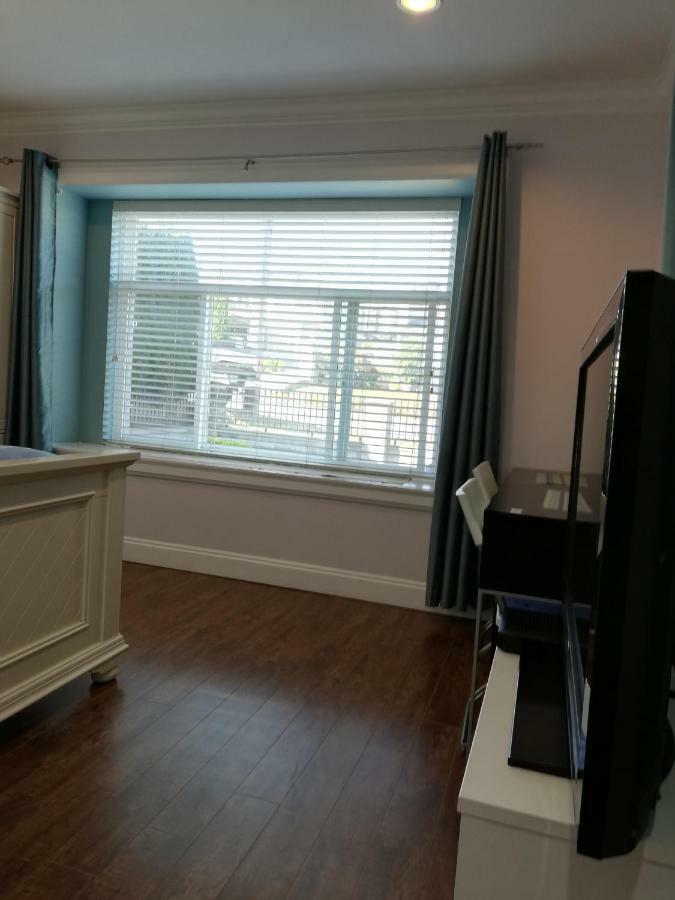Vancouver Home Inn By Elevate Rooms バーナビー エクステリア 写真
