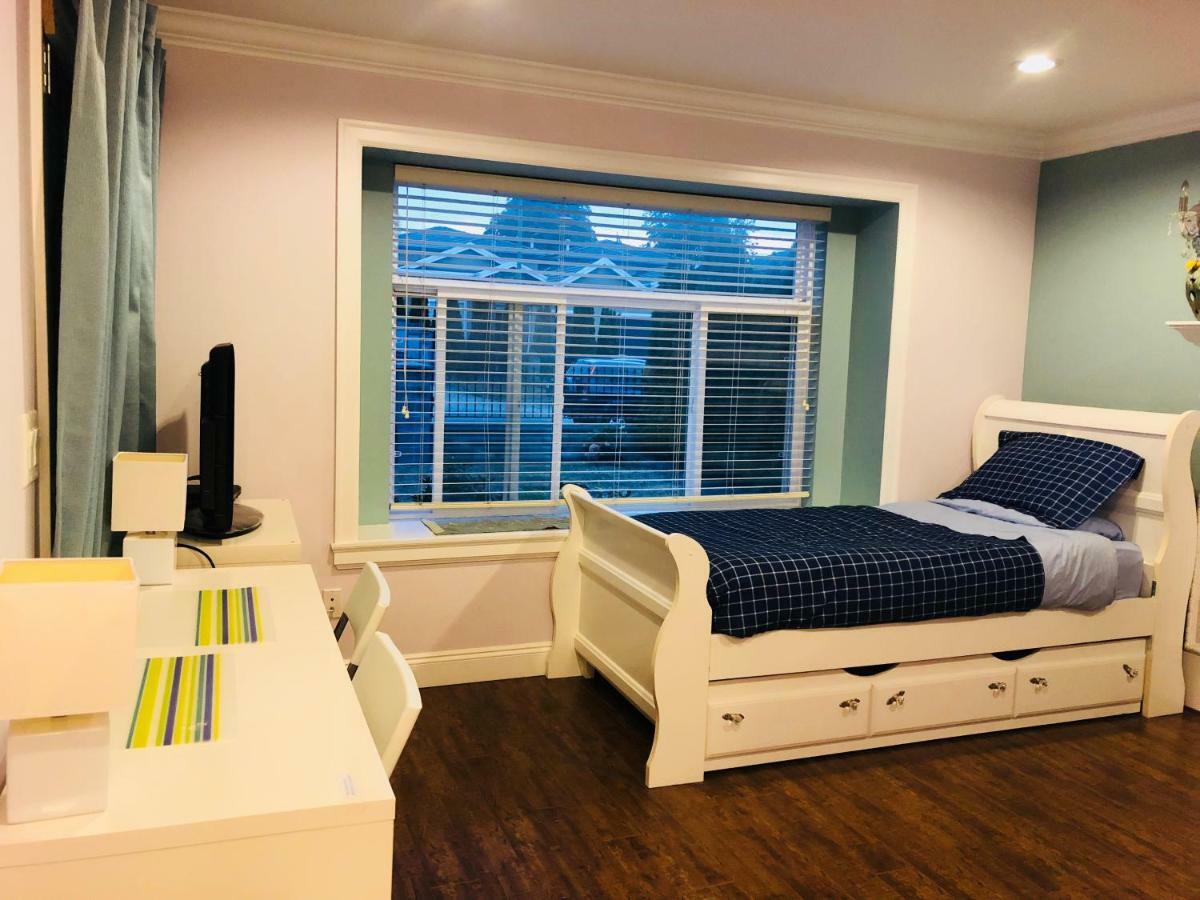 Vancouver Home Inn By Elevate Rooms バーナビー エクステリア 写真